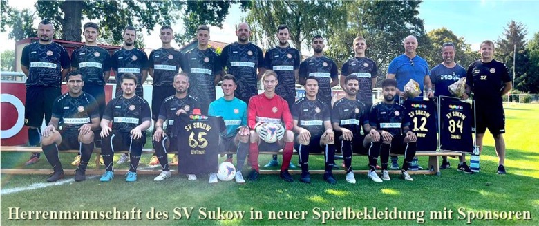 Featured image for “Herrenmannschaft des SV Sukow in neuer Spielkleidung mit Sponsoren”